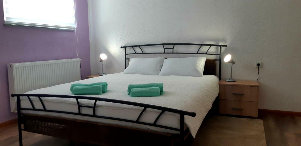 Apartmani Bilic Korenica Bagian luar foto