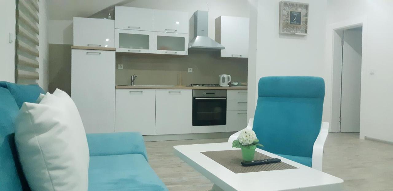 Apartmani Bilic Korenica Bagian luar foto
